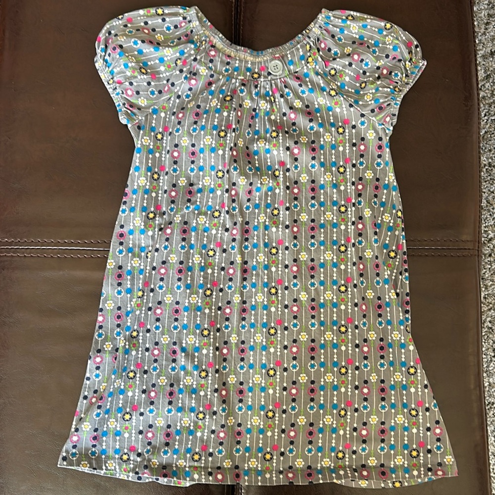 Hanna Andersson gray short sleeved dress size 140